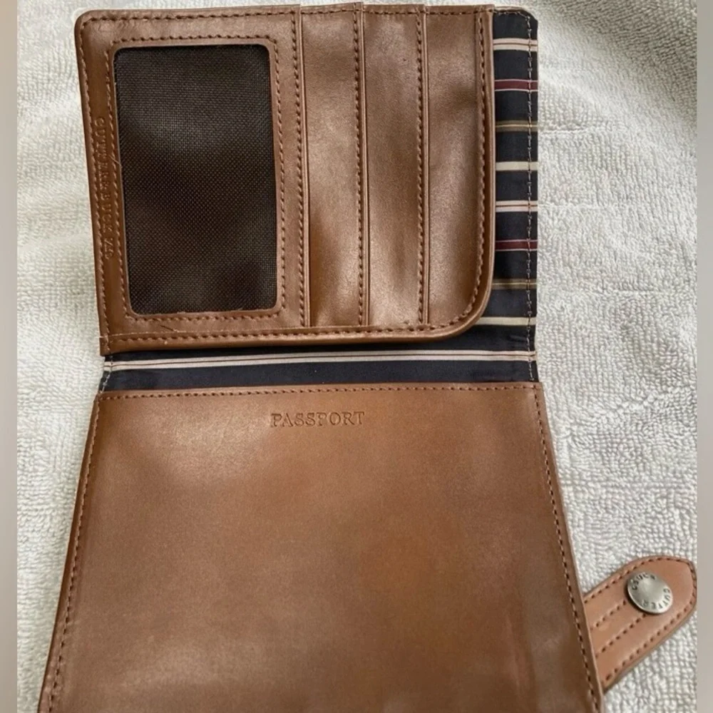 Cutter & Buck Passport Wallet - Picture 3 of 6